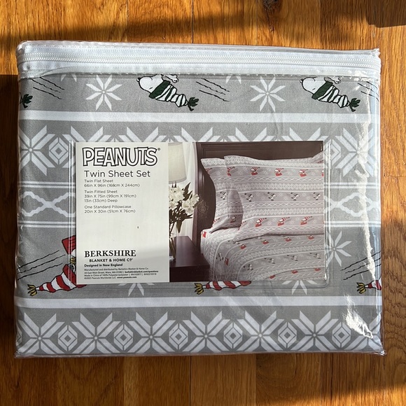 NEW Peanuts Snoopy Sledding & Skating TWIN Sheet Set Berkshire Blanket & Home Co - Picture 2 of 3
